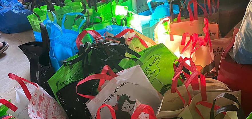 09e433_91ce15b064e7403c9596186b14dbffa0_mv2